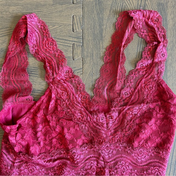 NWOT! | Moda International | Pink/Red Lace V-Neck Tank Top | Size S - Picture 4 of 10